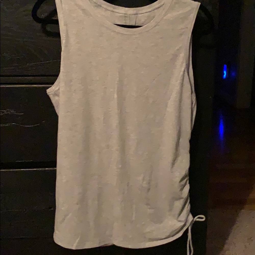 Cute Lululemon tank top!! Size 10